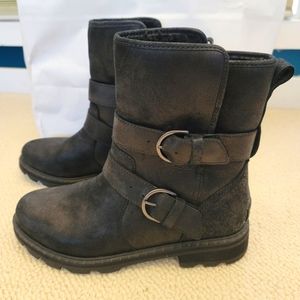 Sorel cozy lined boots